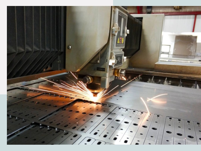 Лазерная резка металла в Соликамске от 618 руб.